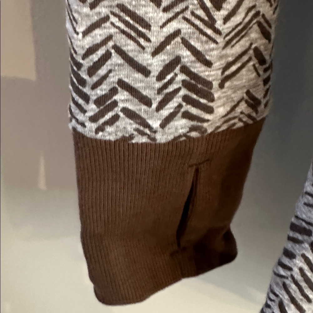Athleta Brown Chevron Top - Picture 3 of 4